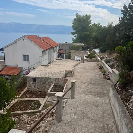 Roso Seafront House *