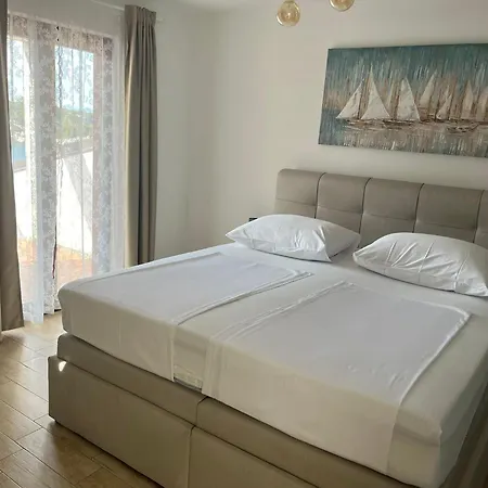 Roso Seafront House Holiday home